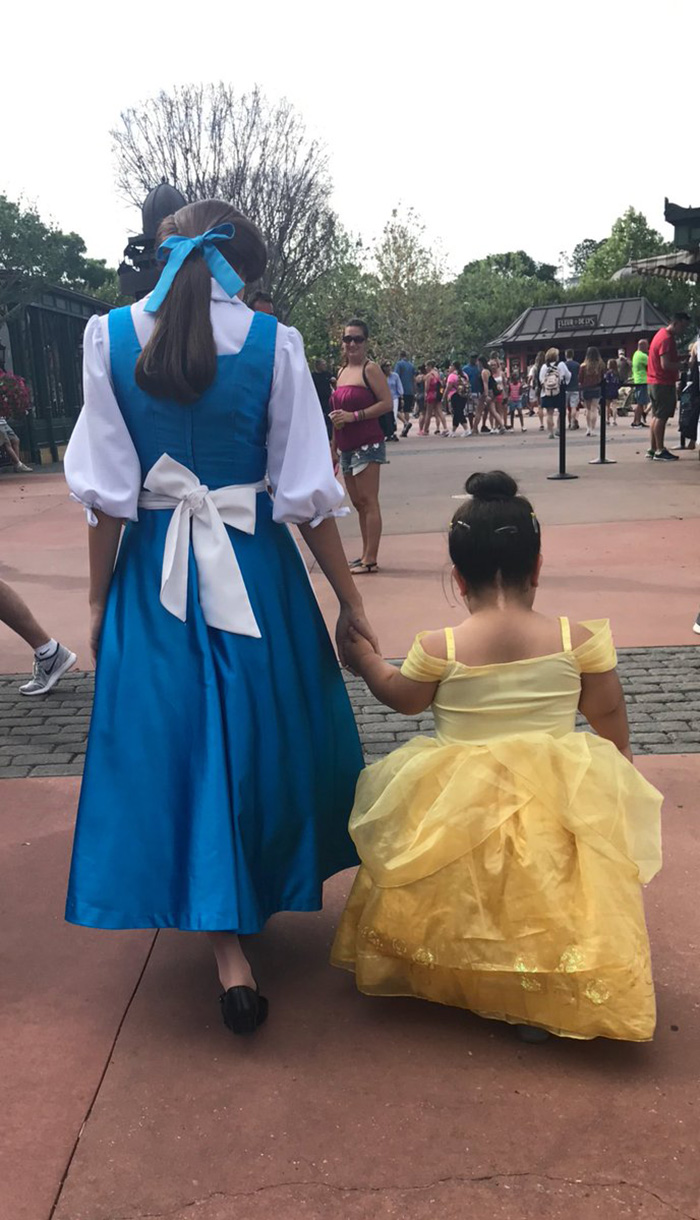 daisy meets Belle Disney World