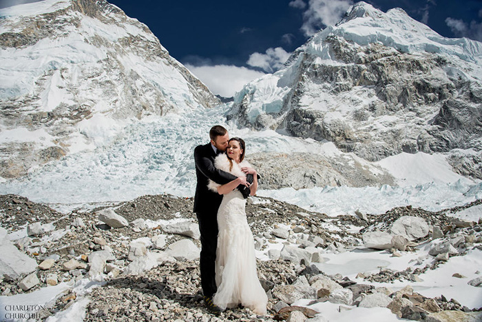 couple married mount everest pictures