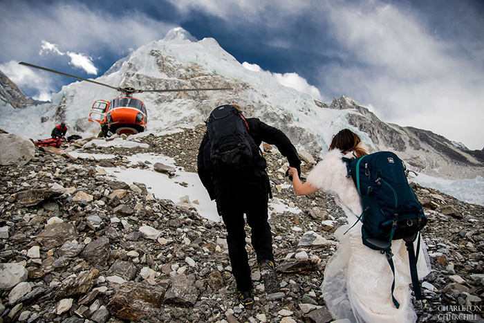 couple married mount everest pictures