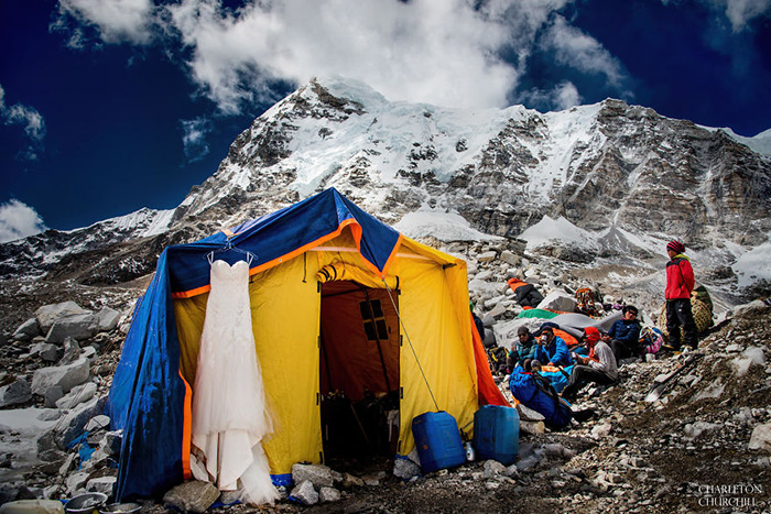 couple married mount everest pictures