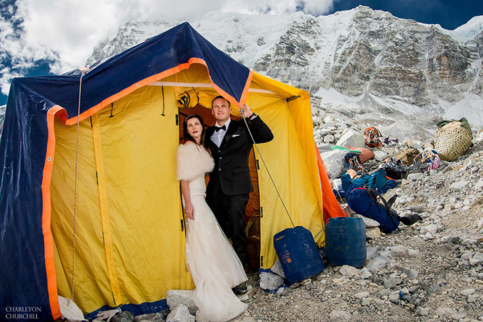 couple married mount everest pictures