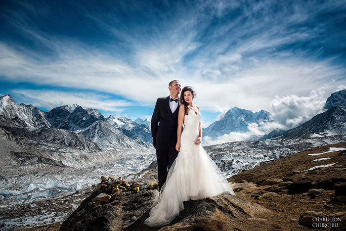 couple married mount everest pictures