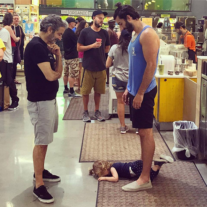 dad lets toddler melt down in public for love