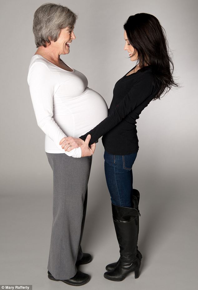 daughter surrogate mom story carries mother surrogacy 61 poses grandchild extraordinary kristine casey pregnancy connell sara boy pose photoshoot album
