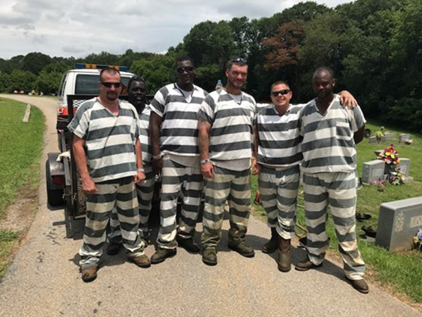inmates save correctional officer