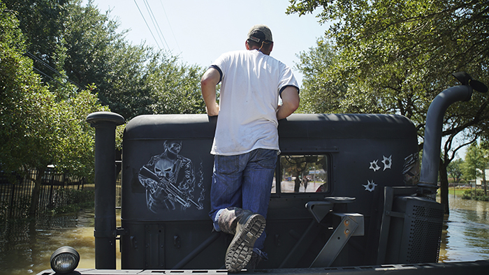 3 brothers huge truck to help Harvey victims