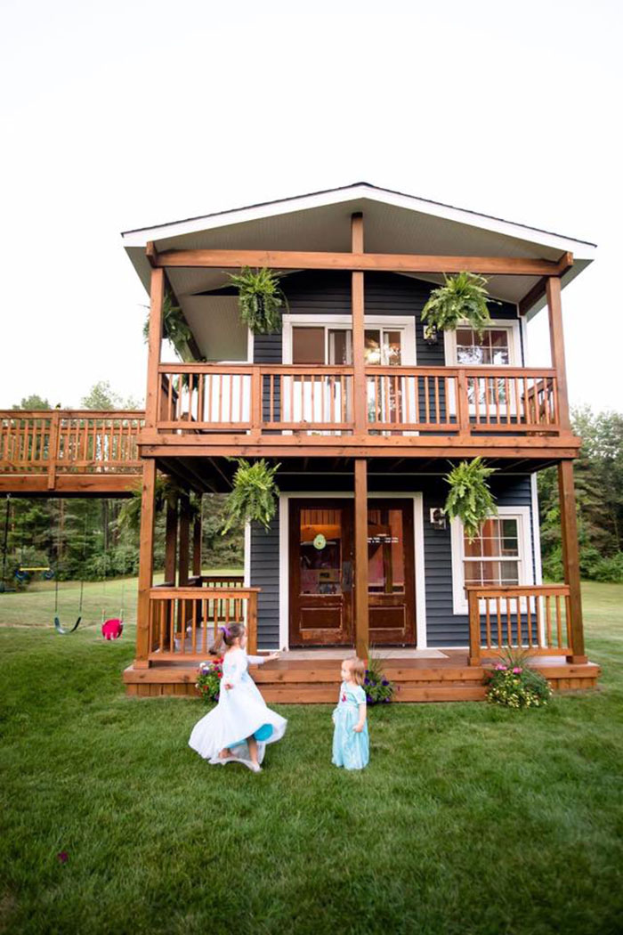 This Dad Built His Daughters The Most Epic Playhouse You'll Ever See Iason-dad-builds-epic-playhouse-for-daughters-1