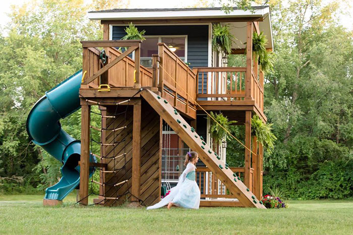 This Dad Built His Daughters The Most Epic Playhouse You'll Ever See  Lba74-dad-builds-epic-playhouse-for-daughters-3