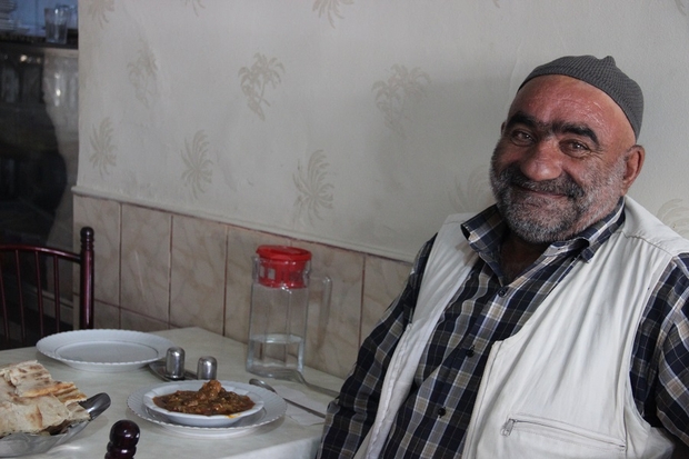 restaurant feeds needy free Turkey