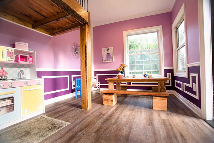 This Dad Built His Daughters The Most Epic Playhouse You'll Ever See Qtmng-dad-builds-epic-playhouse-for-daughters-6
