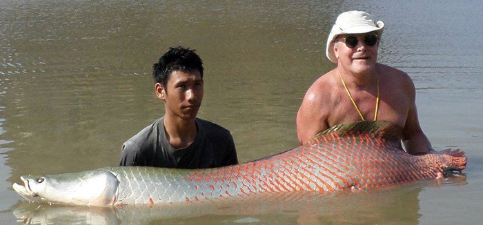 friends uses ashes to catch monster carp