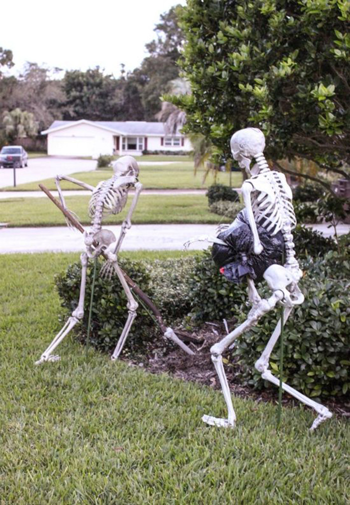 funny skeleton halloween decorations