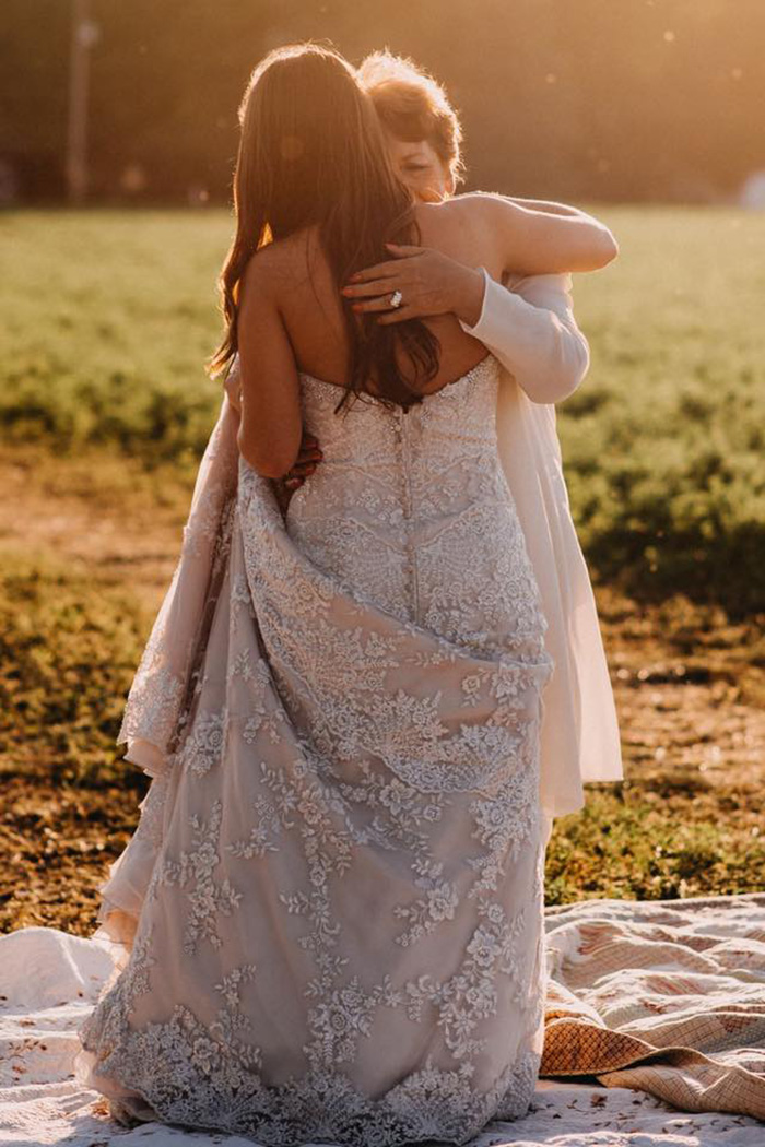 Bride Has A Surprise Photo Shoot With Her Terminally Ill Grandma, And We Can't Stop Crying E29na-grandma-bond-with-granddaughter-photoshoot-8