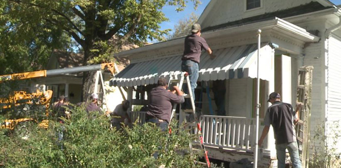 college kids paint deployed soldiers home