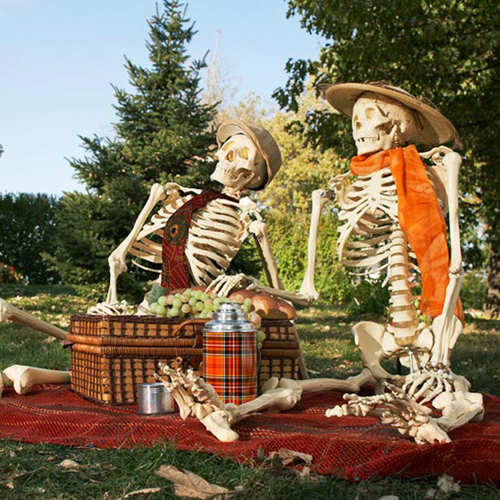 funny skeleton halloween decorations