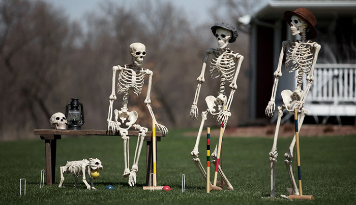 funny skeleton halloween decorations