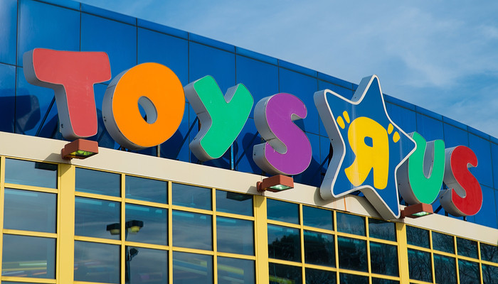 secret santa pays off lay away items in toys r us