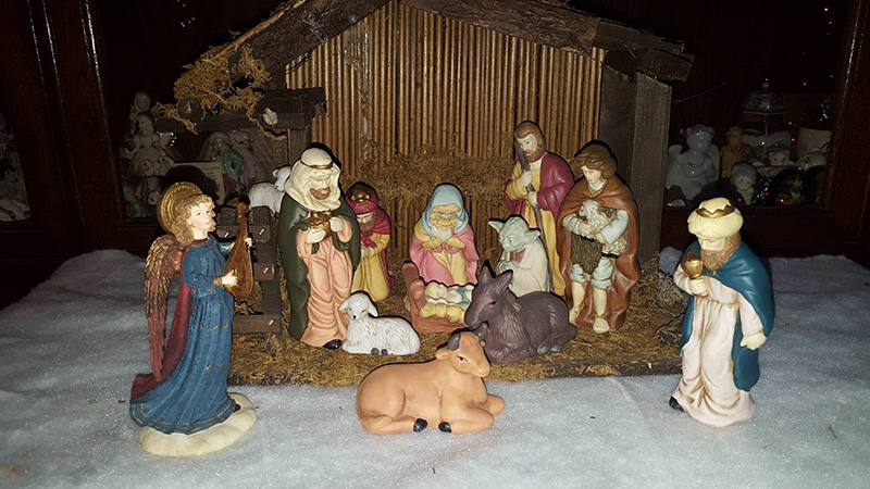 yoda in nativity scene funny