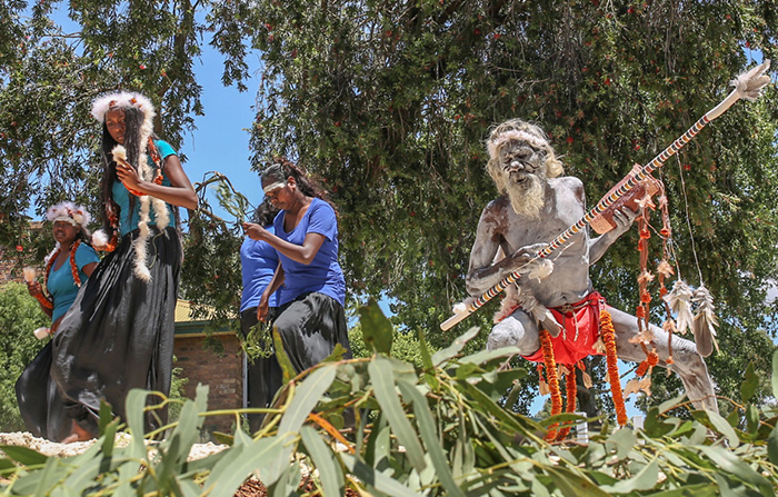 aboriginal man travels 2000 miles to see granddaughter graduate