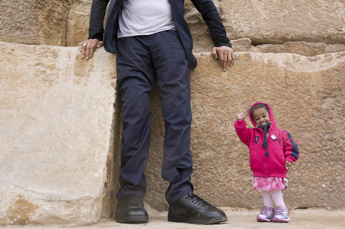 tallest man shortest woman pictures