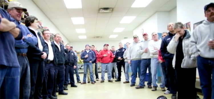 20 volunteers perform cpr on man in store until paramedics arrive minnesota