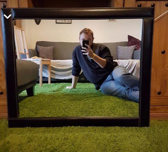 people taking pictures of mirrors on craigslist funny