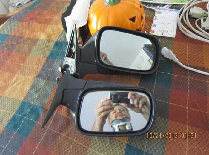 people taking pictures of mirrors on craigslist funny