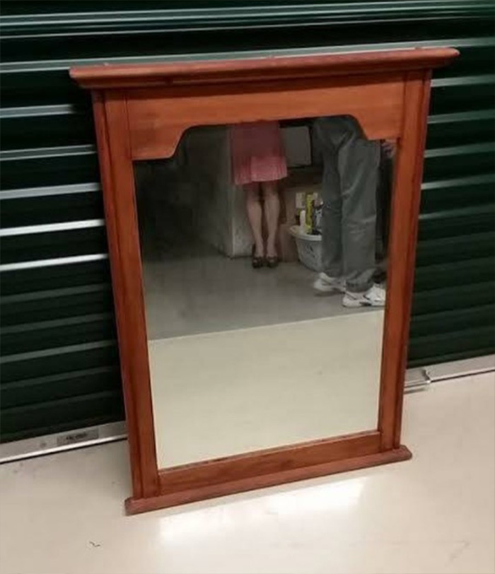 people taking pictures of mirrors on craigslist funny