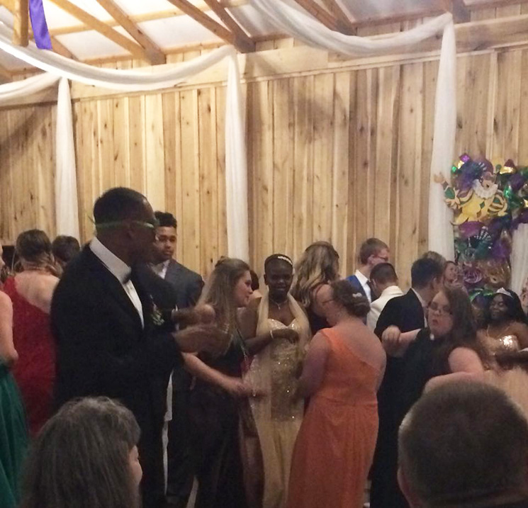 NFL player don jones takes girl down syndrome to prom