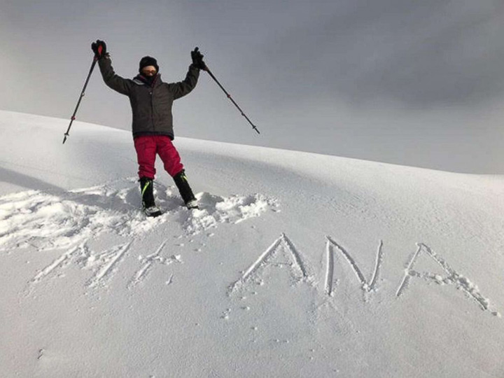 girl scales mountain africa to honor dad