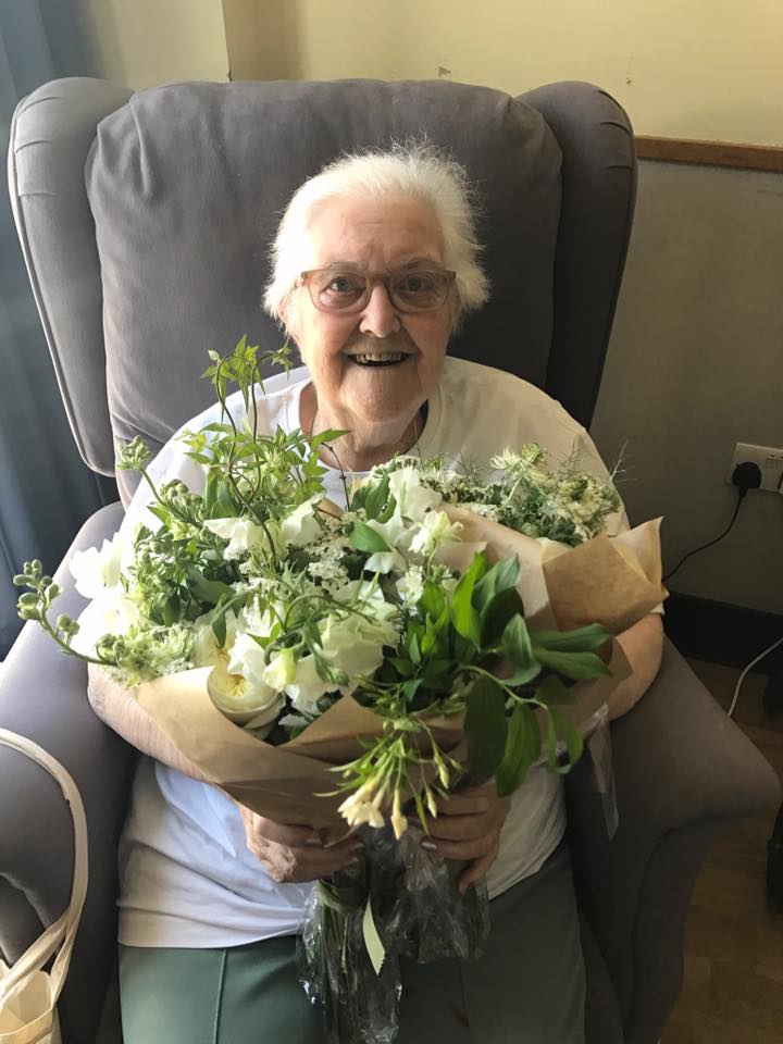 royal wedding flowers donated to hospice patients