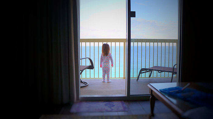 daughter sees ocean for the first time