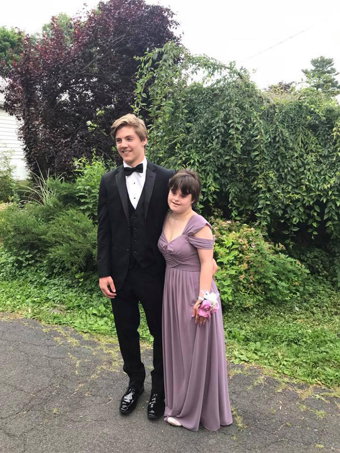 Football Star Takes Girl With Down Syndrome To Prom The Big Btw 