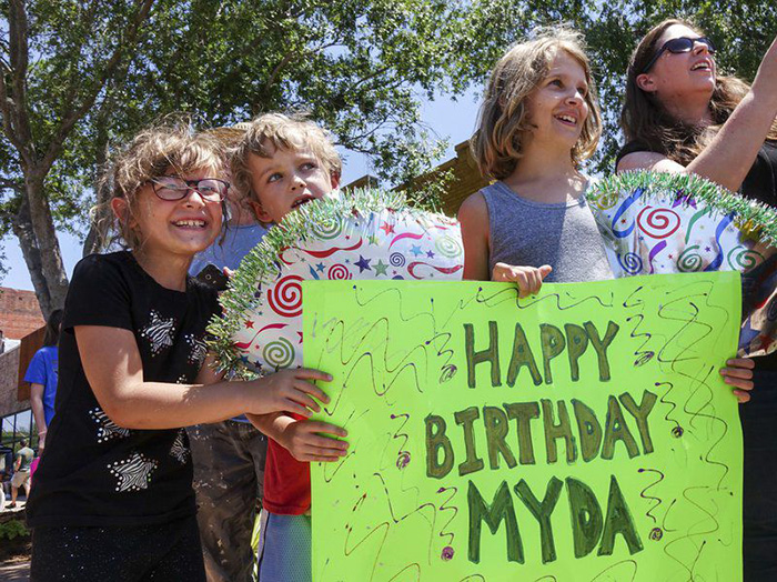 town throws parade for 107 year old woman Myda Lewis