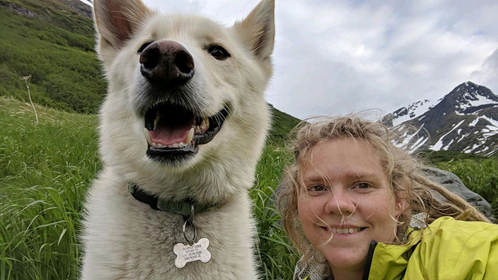 dog saves injured hiker