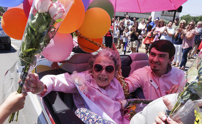 town throws parade for 107 year old woman Myda Lewis