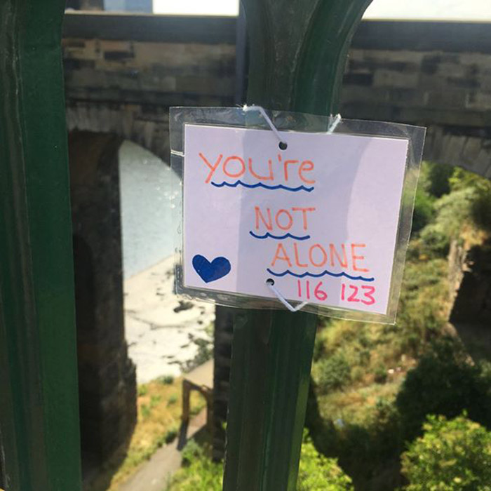 teen saves lives with uplifting notes on bridge