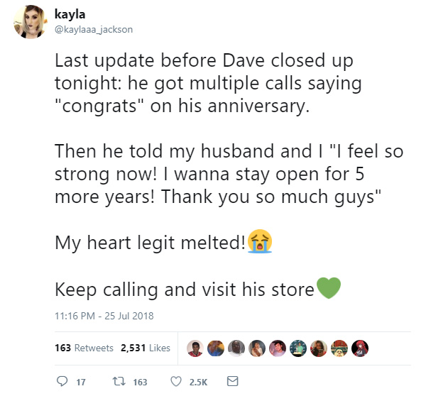 woman helps store owner anniversary on twitter