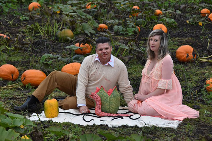 maternity shoot alien