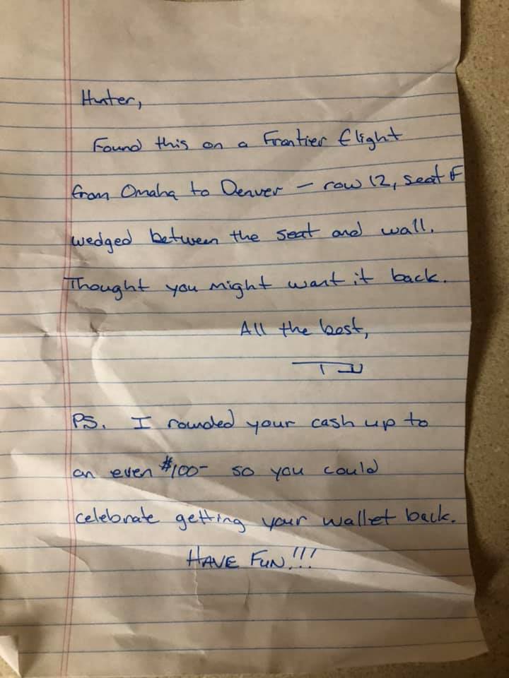 stranger returns lost wallet on airplane extra cash