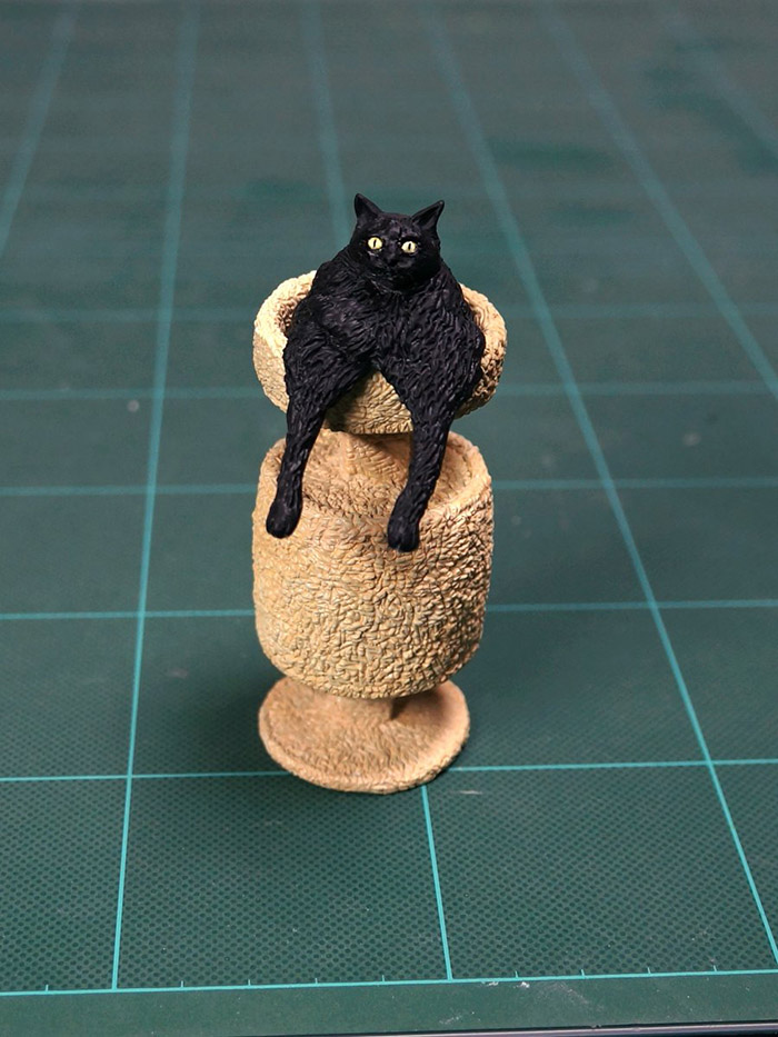 guy turns funny cat pictures memes into 3D figurines