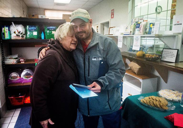 homeless man returns cash to food pantry