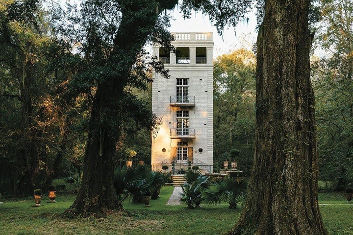 5 story house louisiana moat