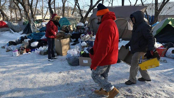 man picks up hotel for homeless chicago