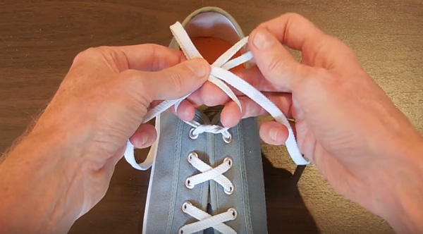 This Is How You Should Have Been Tying Your Shoes Your Whole Life