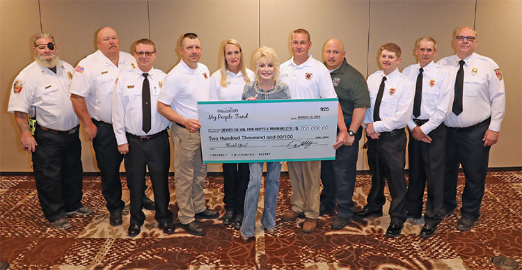 dolly parton donates to firefighters