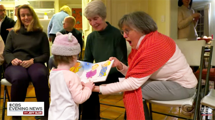 community learns sign language for little girl