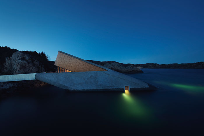 There's A New Underwater Restaurant In Norway And It Looks Amazing U9ucy-underwater-restaurant-5