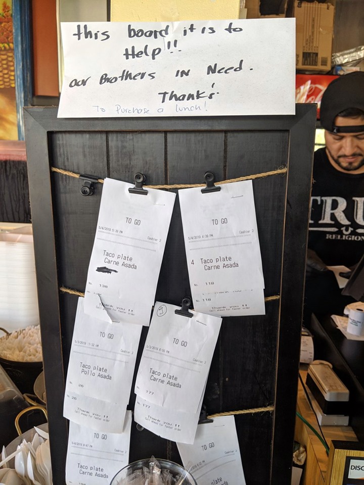 This Restaurant Has A Less Fortunate Board Rakog-restaurant-helps-people-in-need-with-giving-tree