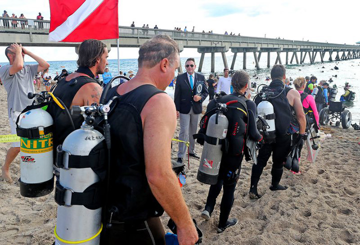 divers set worl record trash clean up